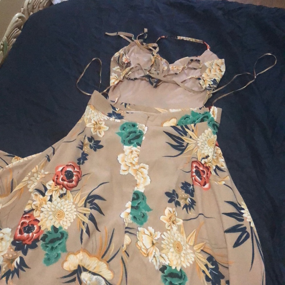 Dress - Picture 2 of 2